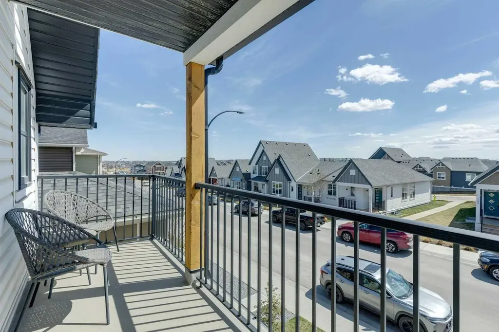 288 Lucas Avenue Calgary AB T3P 1N3