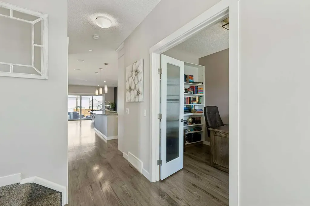 288 Lucas Avenue Calgary AB T3P 1N3