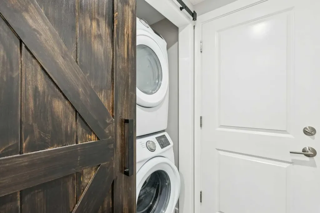 288 Lucas Avenue Calgary AB T3P 1N3