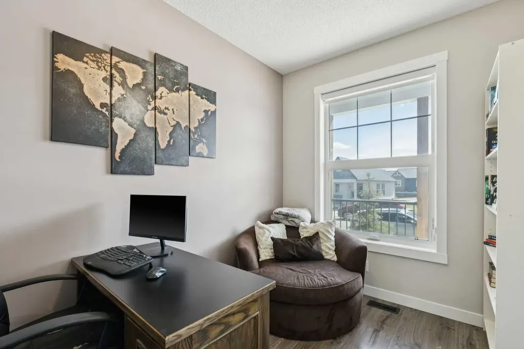 288 Lucas Avenue Calgary AB T3P 1N3