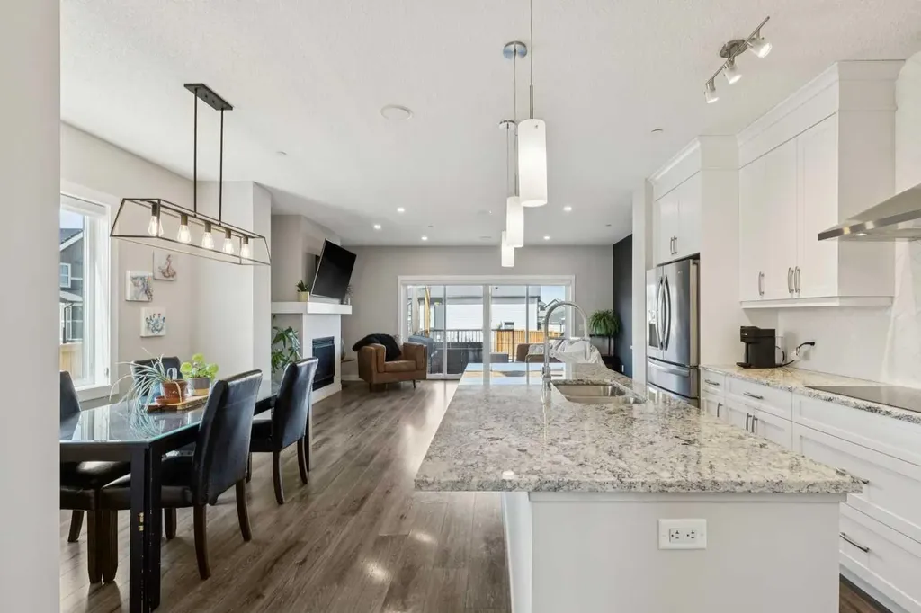 288 Lucas Avenue Calgary AB T3P 1N3
