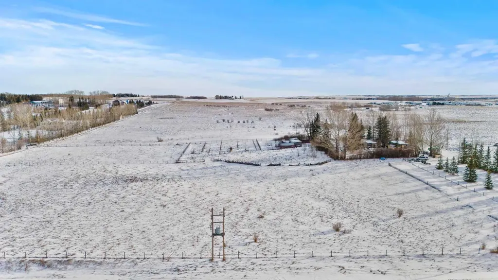 322166 17 Street E Okotoks AB T1S 7C1