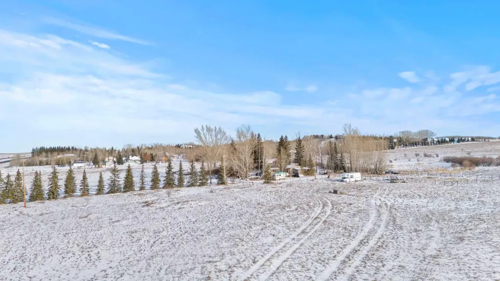 322166 17 Street E Okotoks AB T1S 7C1