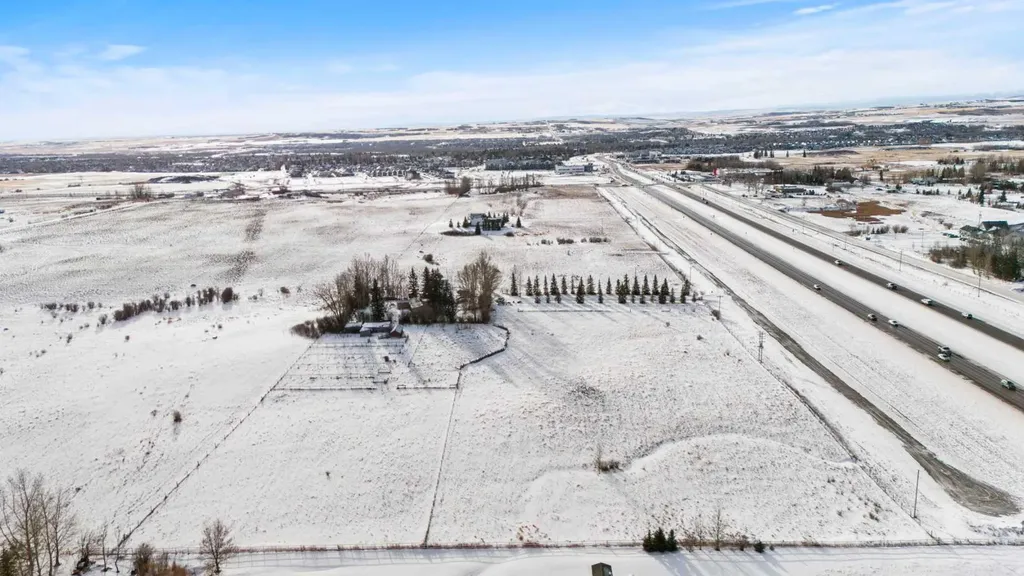 322166 17 Street E Okotoks AB T1S 7C1