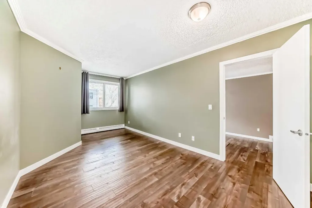 1720 13 Street SW Calgary AB T2T 3P4
