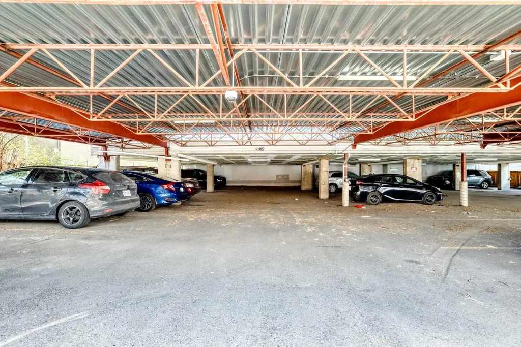 1720 13 Street SW Calgary AB T2T 3P4