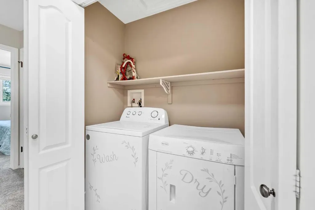 156 Somerset Lane SE Medicine Hat AB T1B0E6