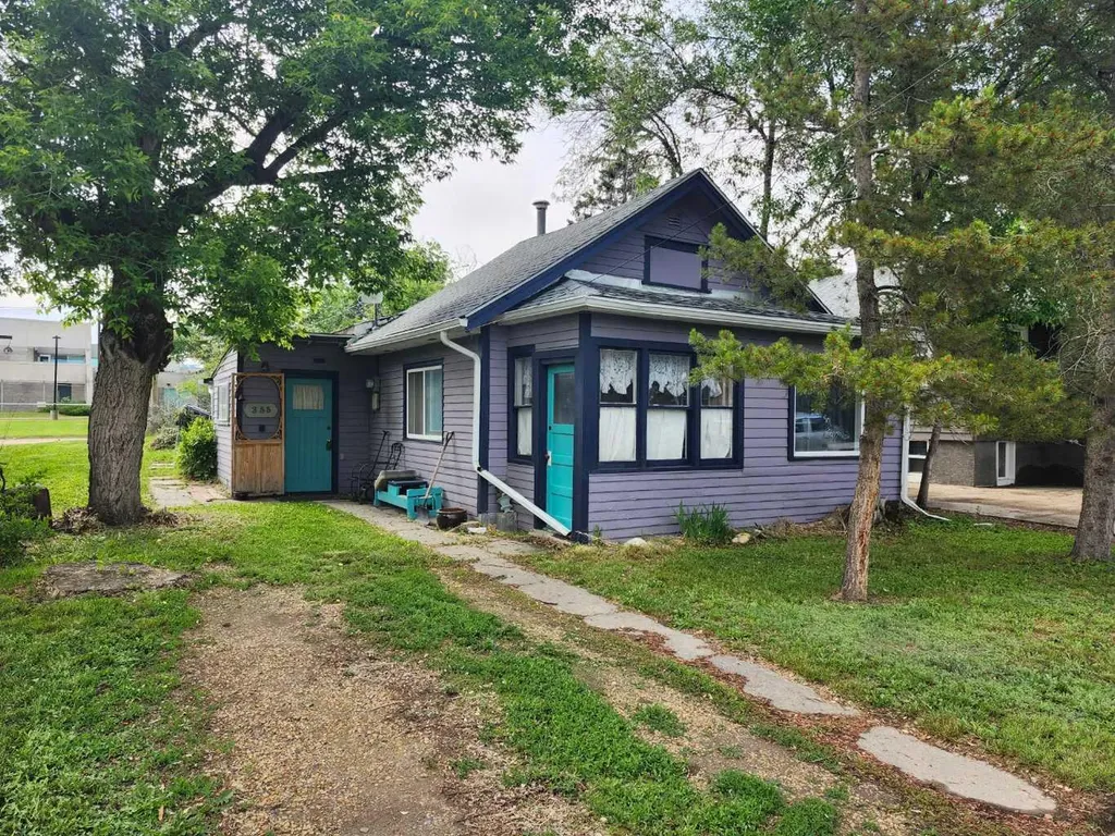 355 4 Street W Drumheller AB T0J 0Y3