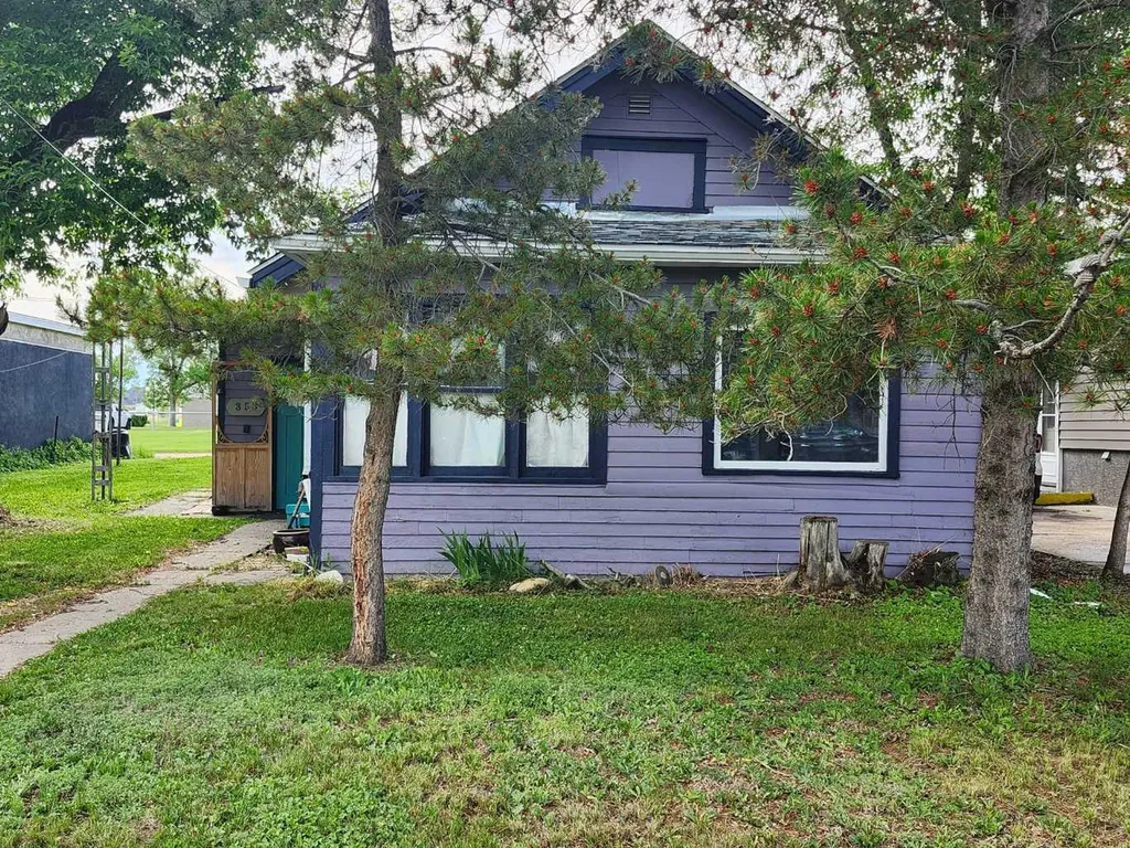 355 4 Street W Drumheller AB T0J 0Y3