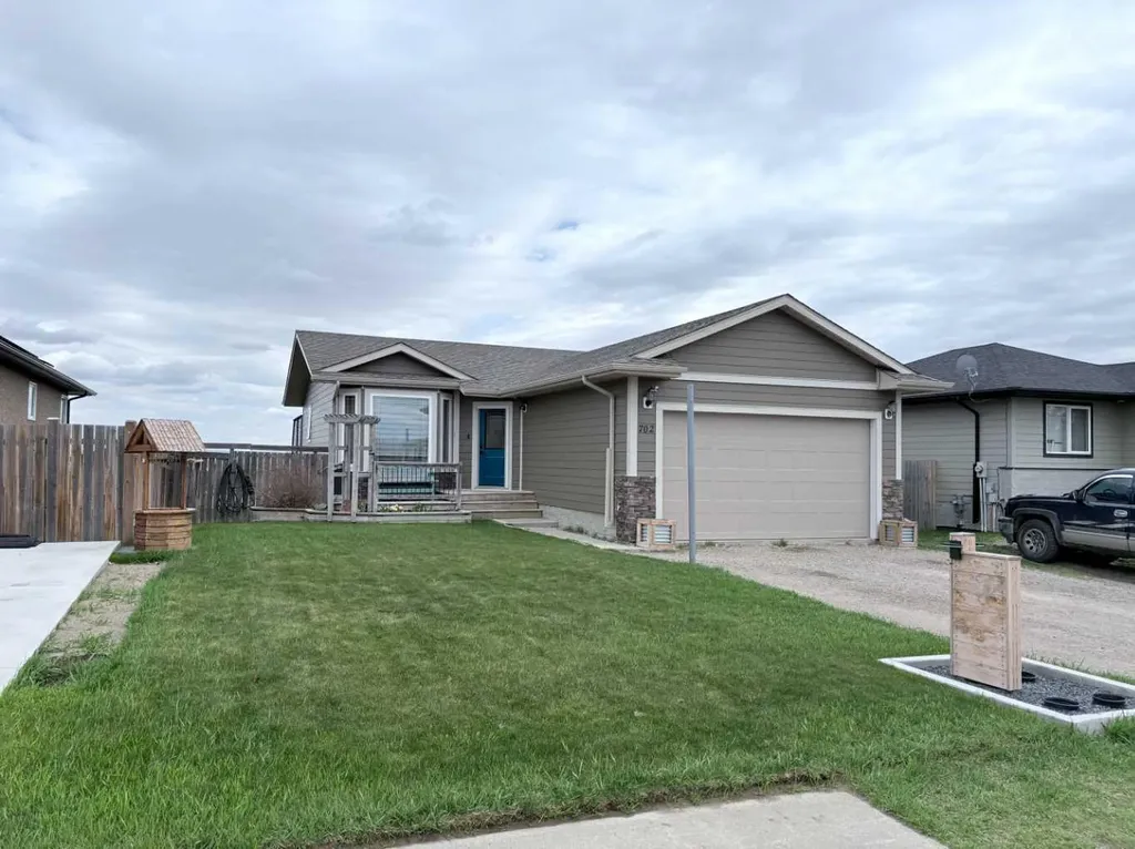 702 2 Street E Cardston AB T0K 0K0