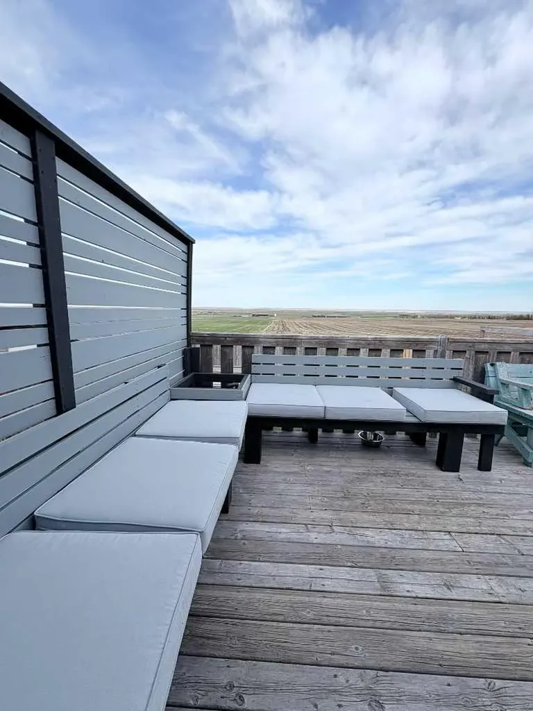 702 2 Street E Cardston AB T0K 0K0