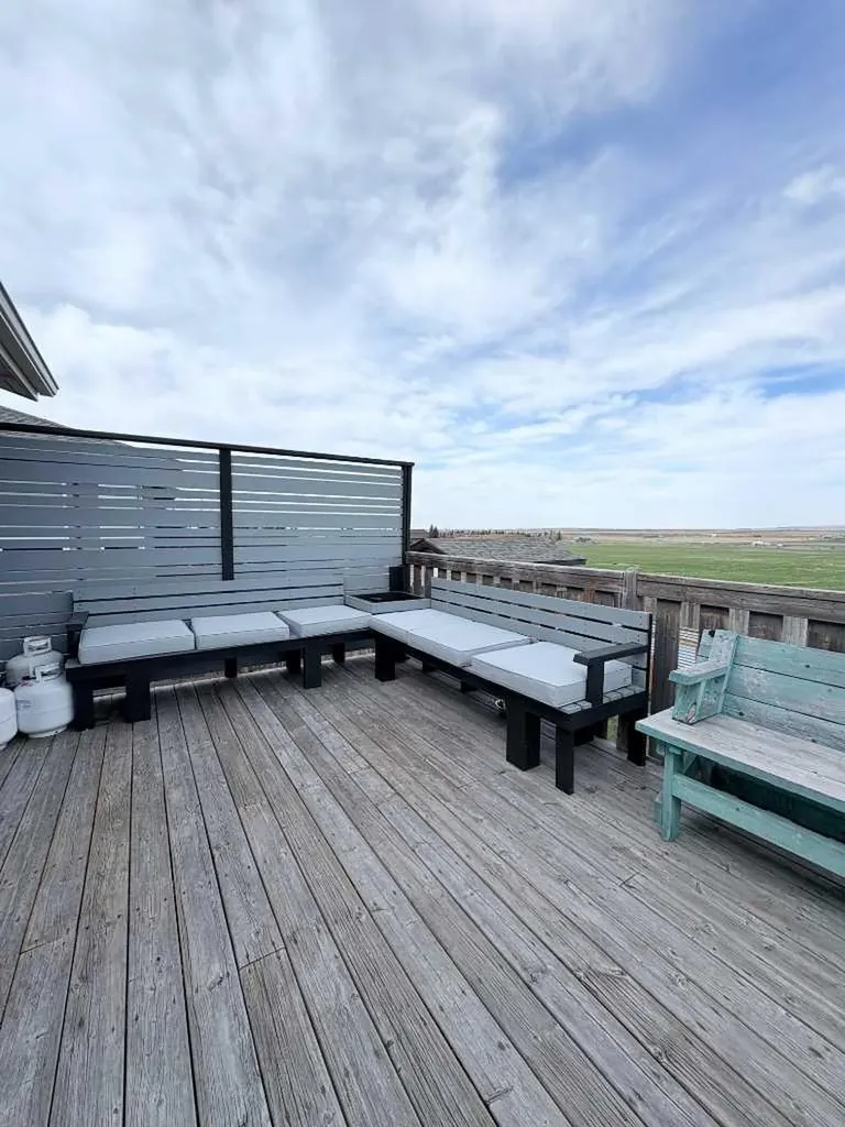 702 2 Street E Cardston AB T0K 0K0