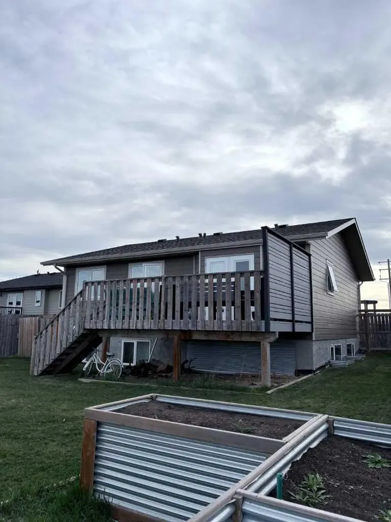 702 2 Street E Cardston AB T0K 0K0