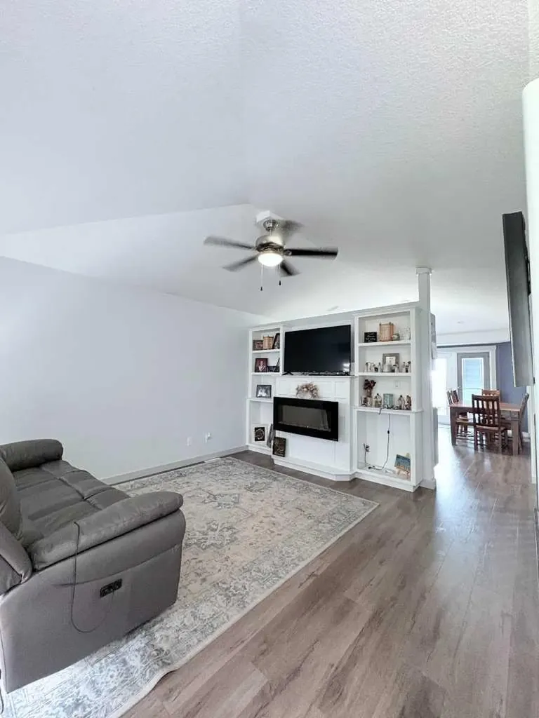 702 2 Street E Cardston AB T0K 0K0
