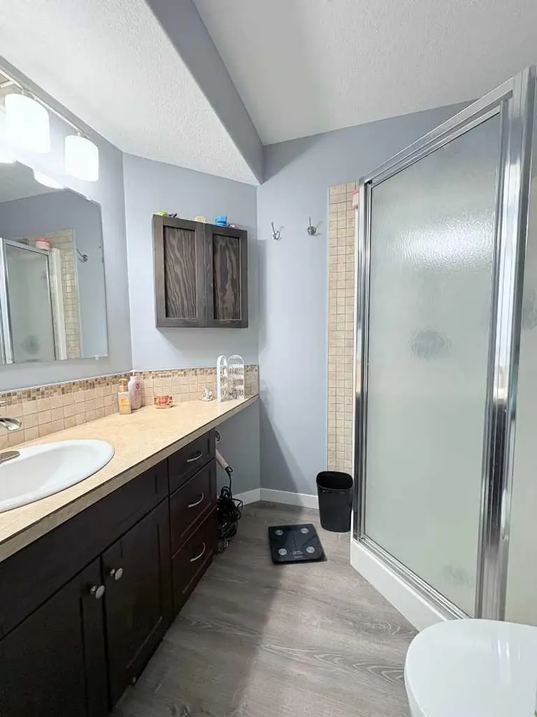 702 2 Street E Cardston AB T0K 0K0