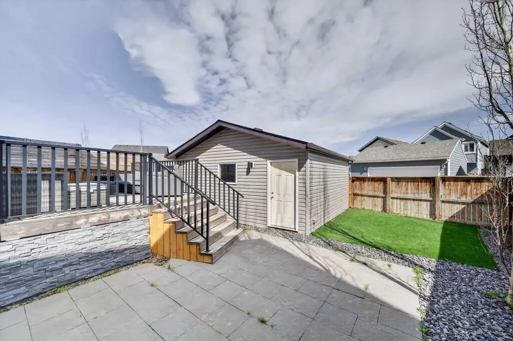 64 Masters Link SE Calgary AB T3M 2N2