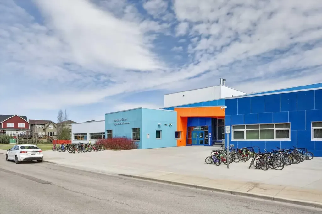 64 Masters Link SE Calgary AB T3M 2N2