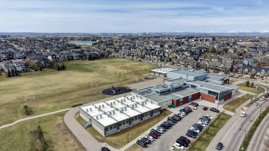 64 Masters Link SE Calgary AB T3M 2N2