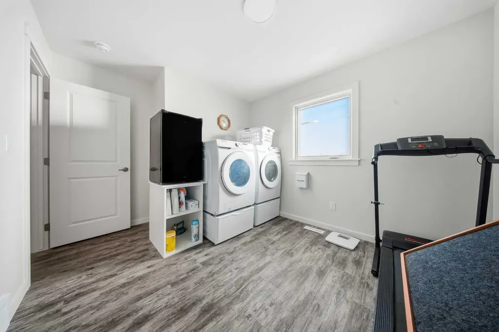 69 Mackenzie Avenue Lacombe AB T4L 0H9