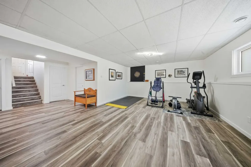 69 Mackenzie Avenue Lacombe AB T4L 0H9