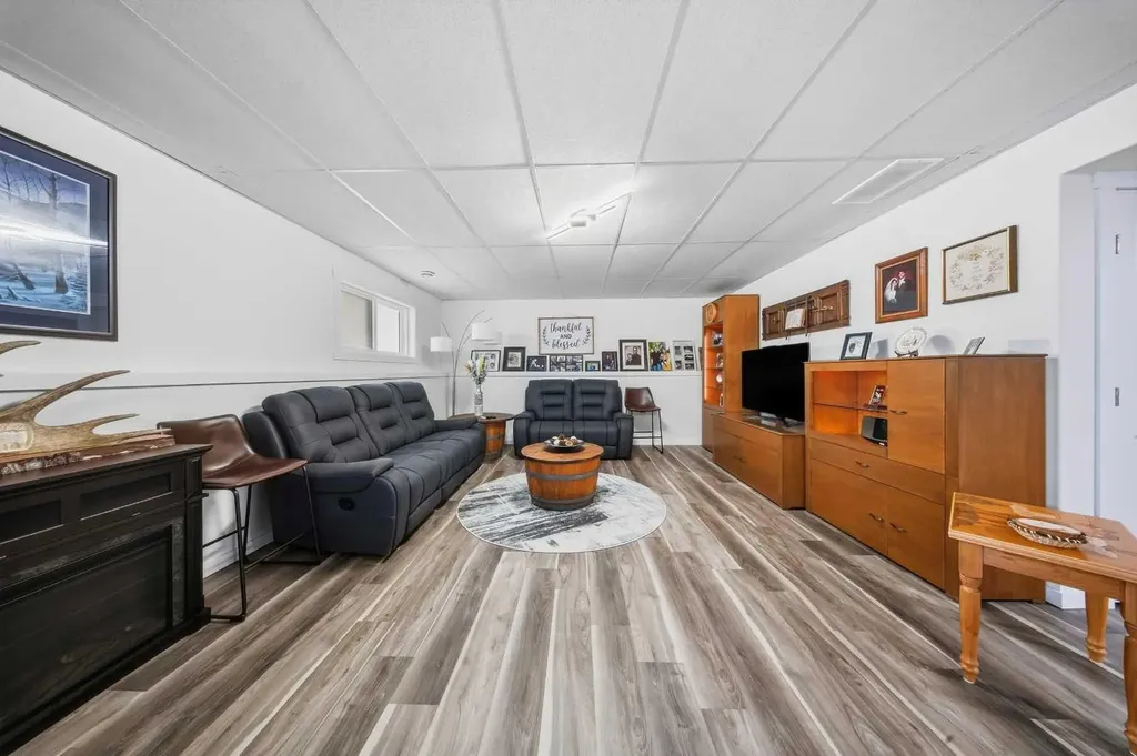 69 Mackenzie Avenue Lacombe AB T4L 0H9