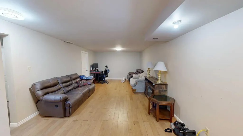 2119 17a Avenue Coaldale AB T1M 1K3