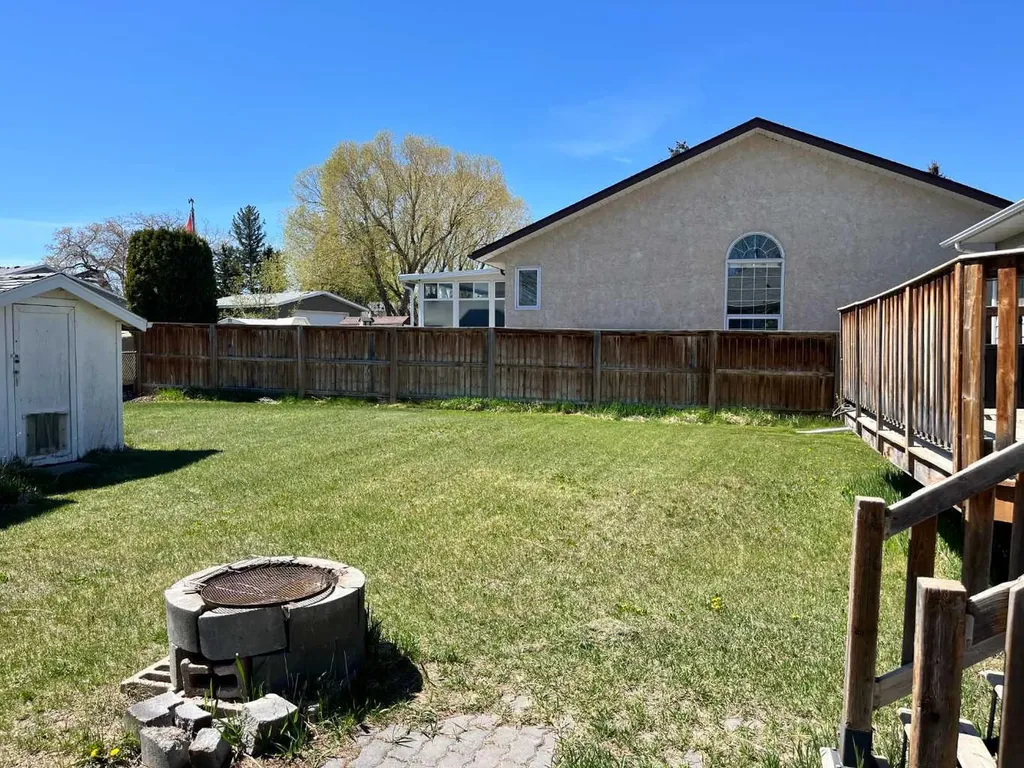 2119 17a Avenue Coaldale AB T1M 1K3