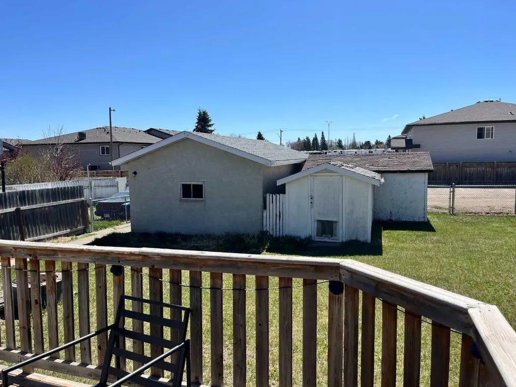 2119 17a Avenue Coaldale AB T1M 1K3