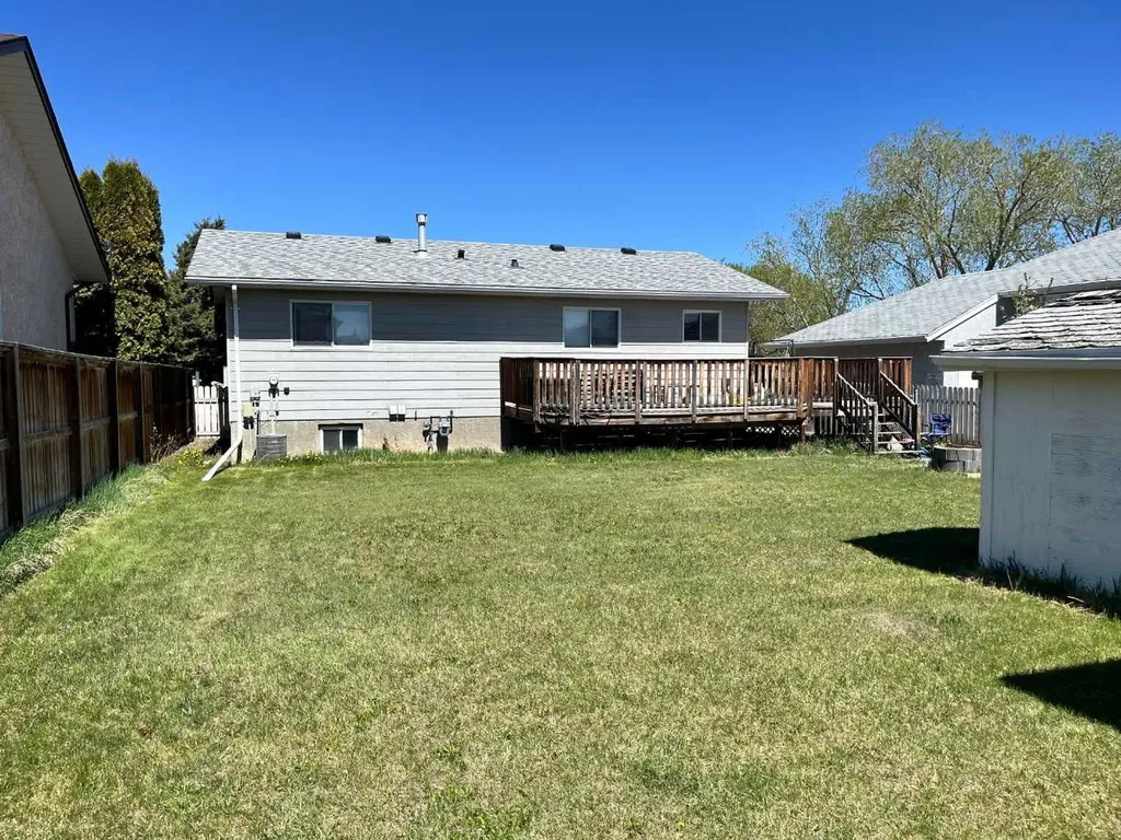 2119 17a Avenue Coaldale AB T1M 1K3