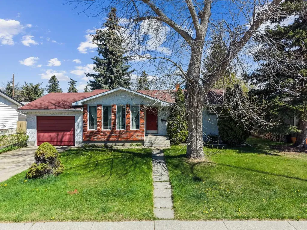 5220 Grove Hill Road SW Calgary AB T3E 4G6