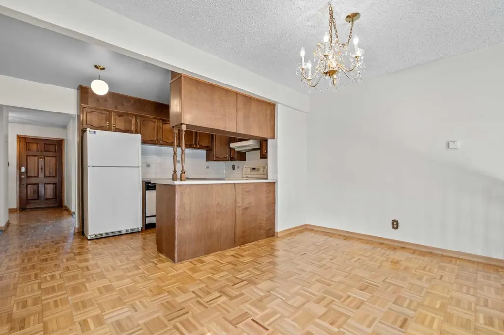5220 Grove Hill Road SW Calgary AB T3E 4G6