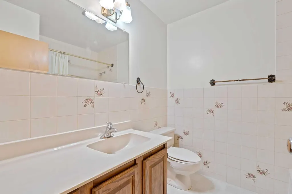 5220 Grove Hill Road SW Calgary AB T3E 4G6