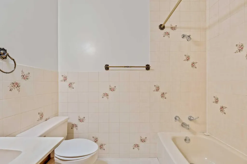 5220 Grove Hill Road SW Calgary AB T3E 4G6