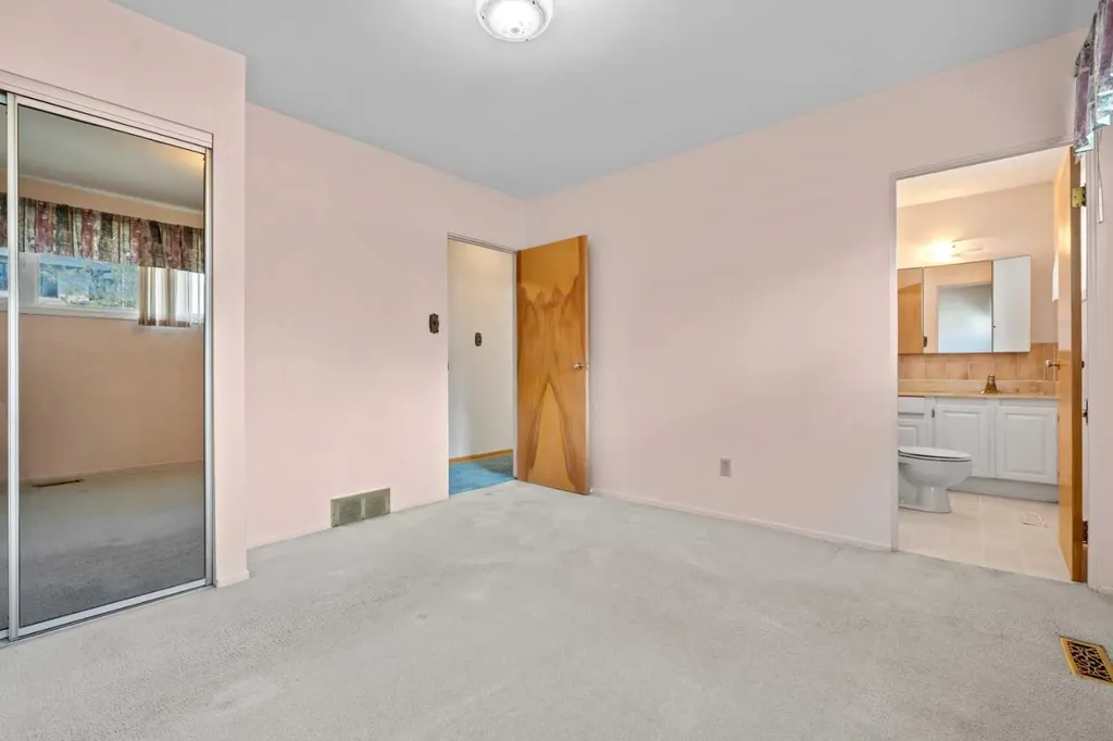 5220 Grove Hill Road SW Calgary AB T3E 4G6