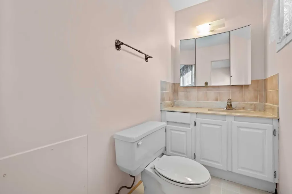 5220 Grove Hill Road SW Calgary AB T3E 4G6