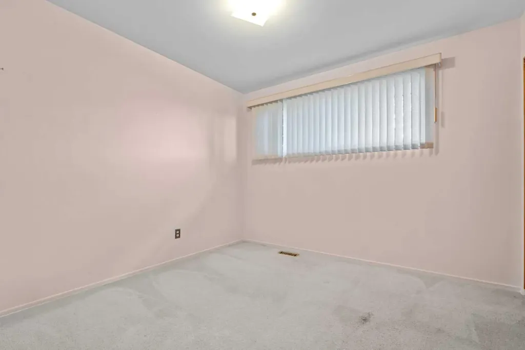 5220 Grove Hill Road SW Calgary AB T3E 4G6