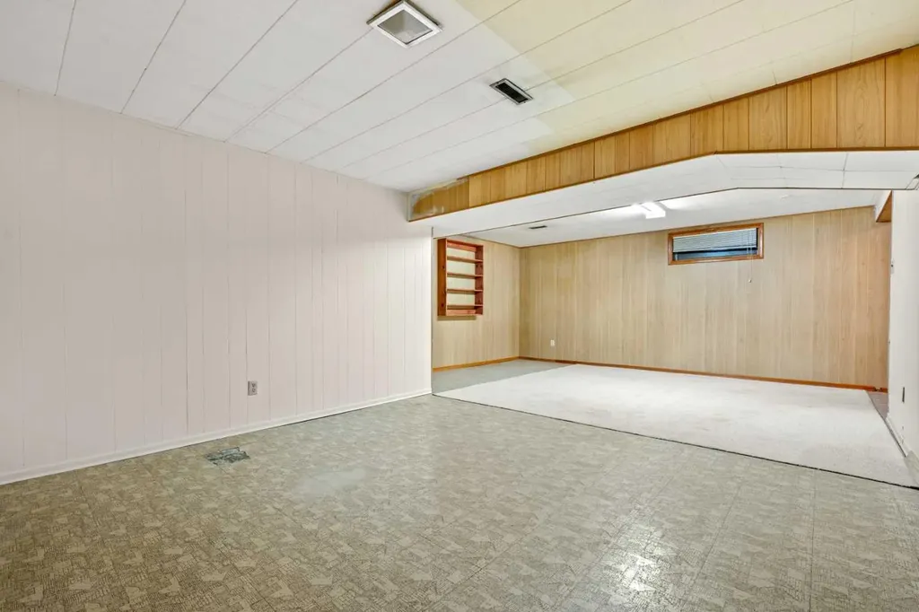 5220 Grove Hill Road SW Calgary AB T3E 4G6