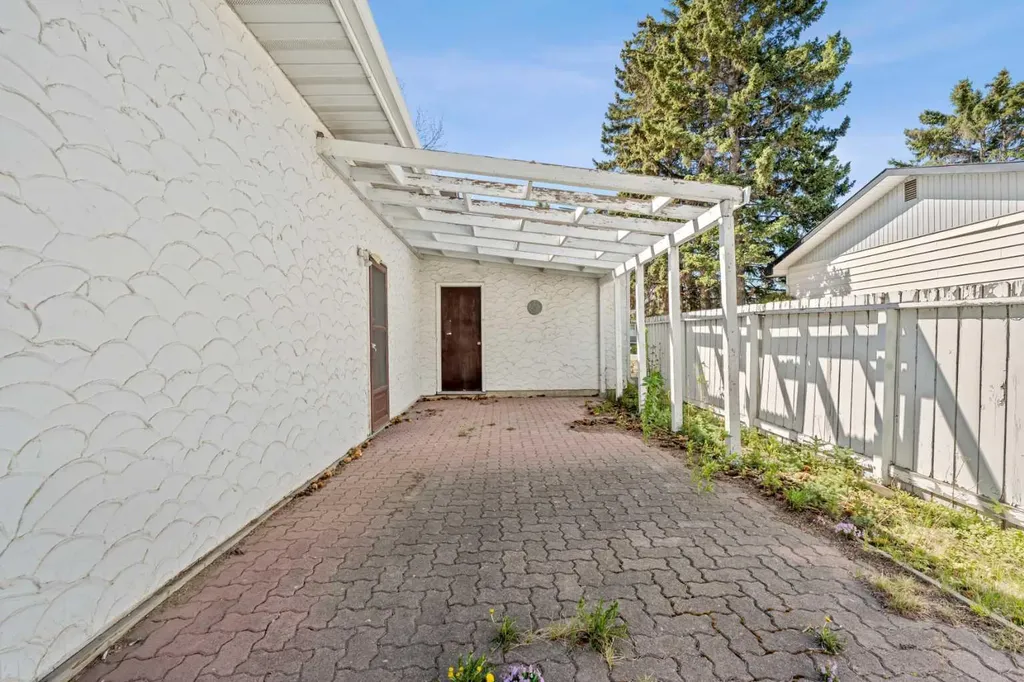 5220 Grove Hill Road SW Calgary AB T3E 4G6