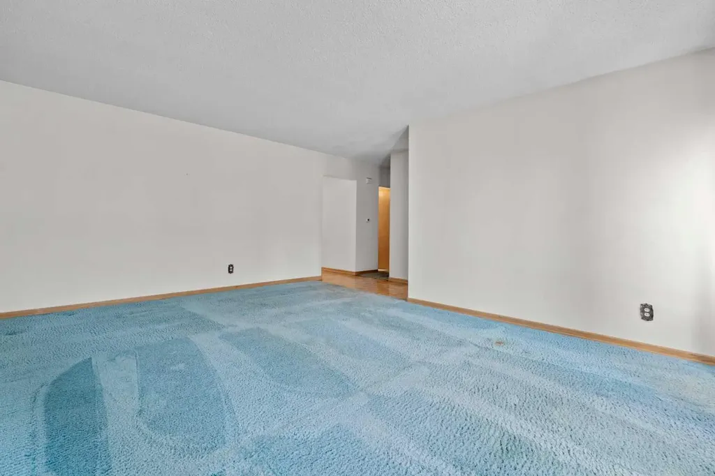 5220 Grove Hill Road SW Calgary AB T3E 4G6