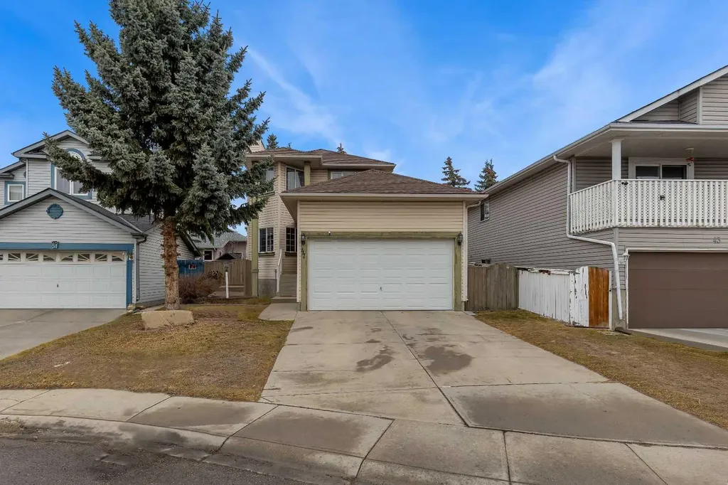 47 Carmel Close NE Calgary AB T1Y 6Z3