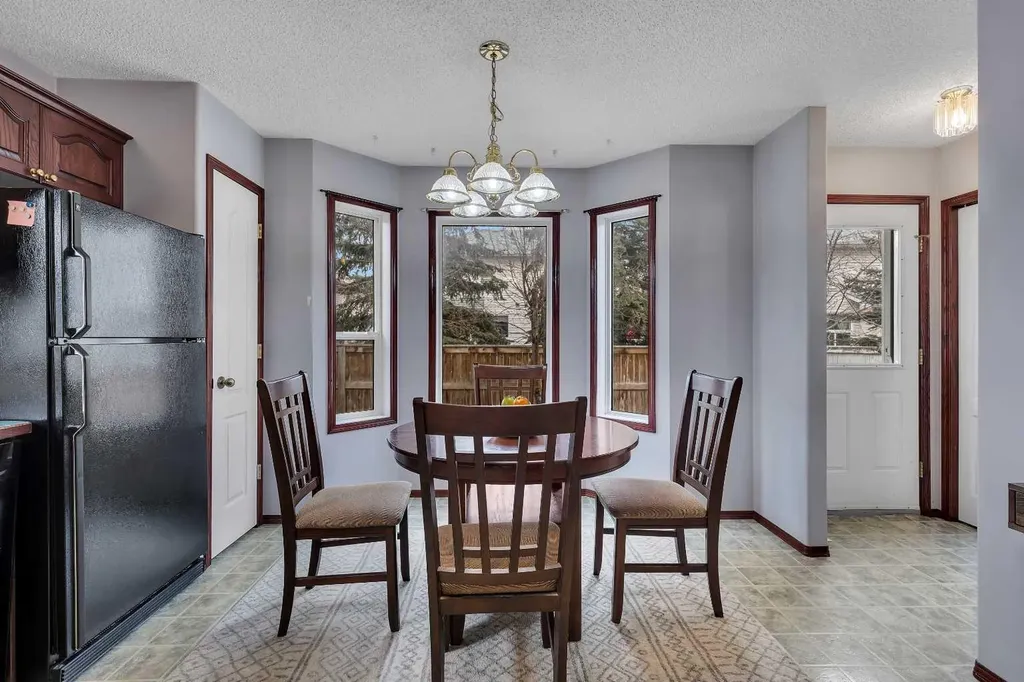 47 Carmel Close NE Calgary AB T1Y 6Z3