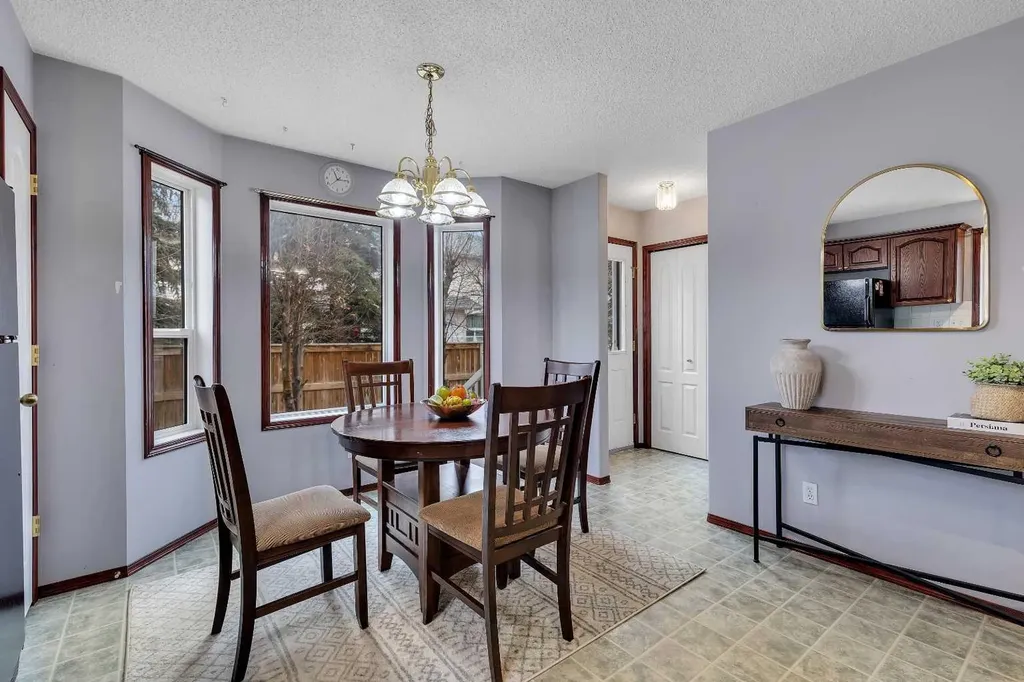 47 Carmel Close NE Calgary AB T1Y 6Z3
