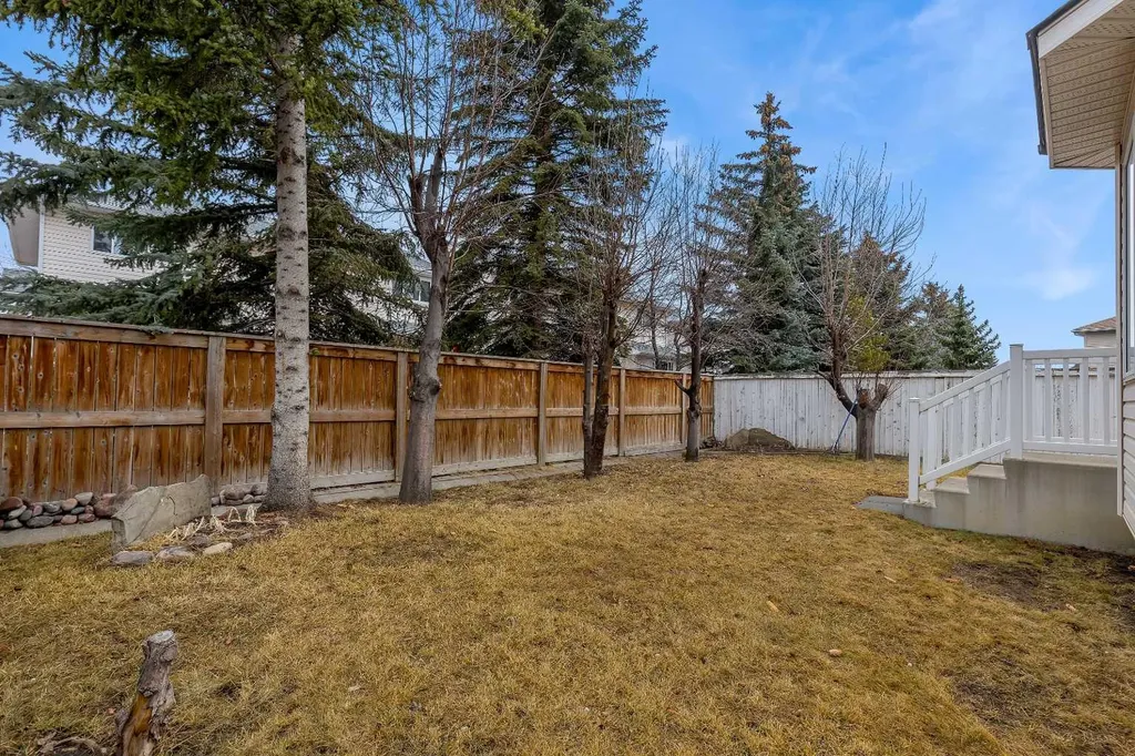 47 Carmel Close NE Calgary AB T1Y 6Z3
