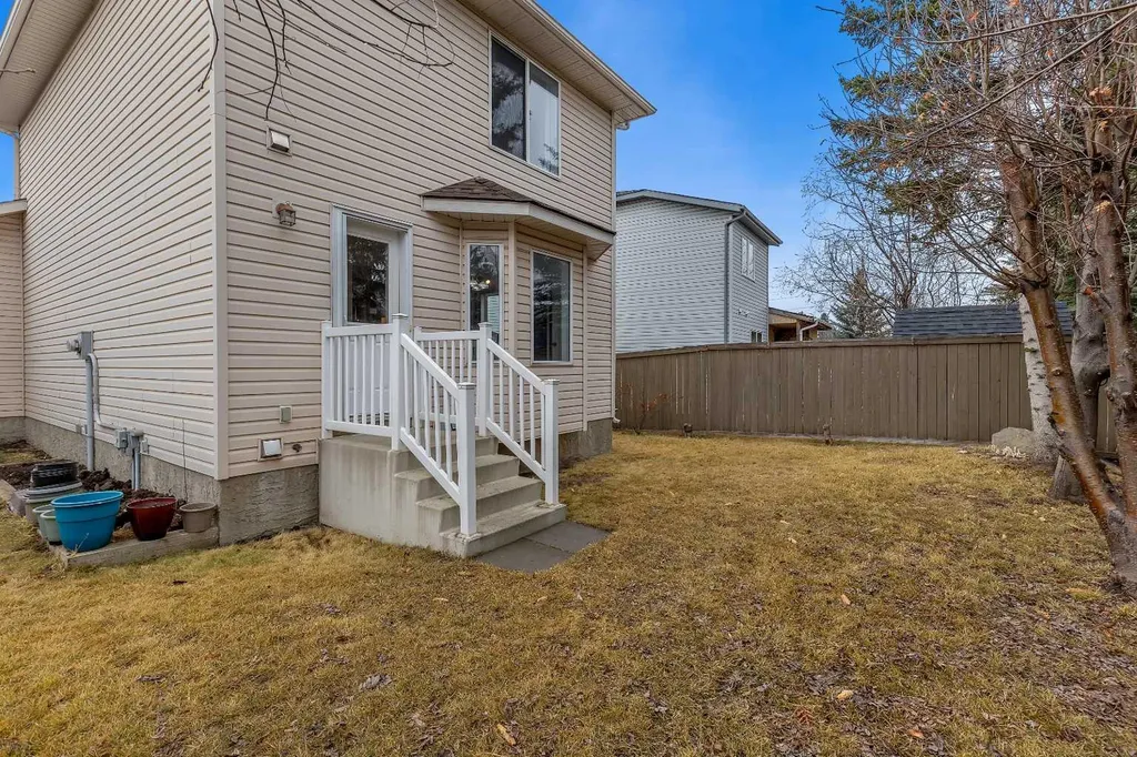 47 Carmel Close NE Calgary AB T1Y 6Z3