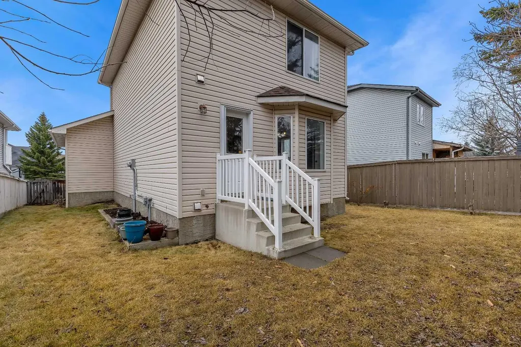 47 Carmel Close NE Calgary AB T1Y 6Z3