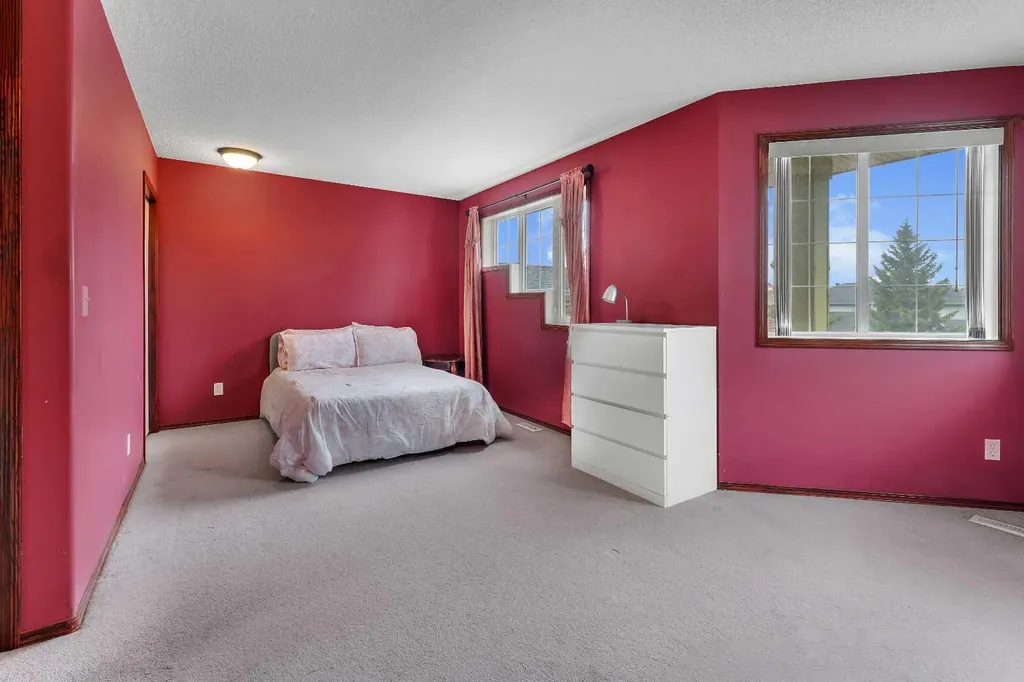 47 Carmel Close NE Calgary AB T1Y 6Z3