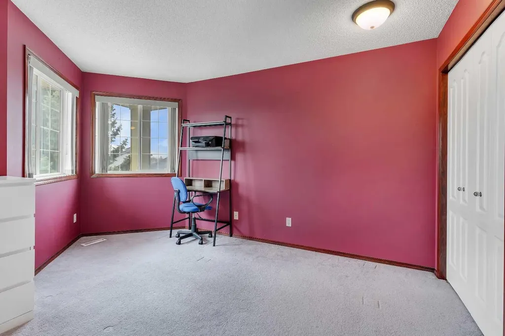 47 Carmel Close NE Calgary AB T1Y 6Z3