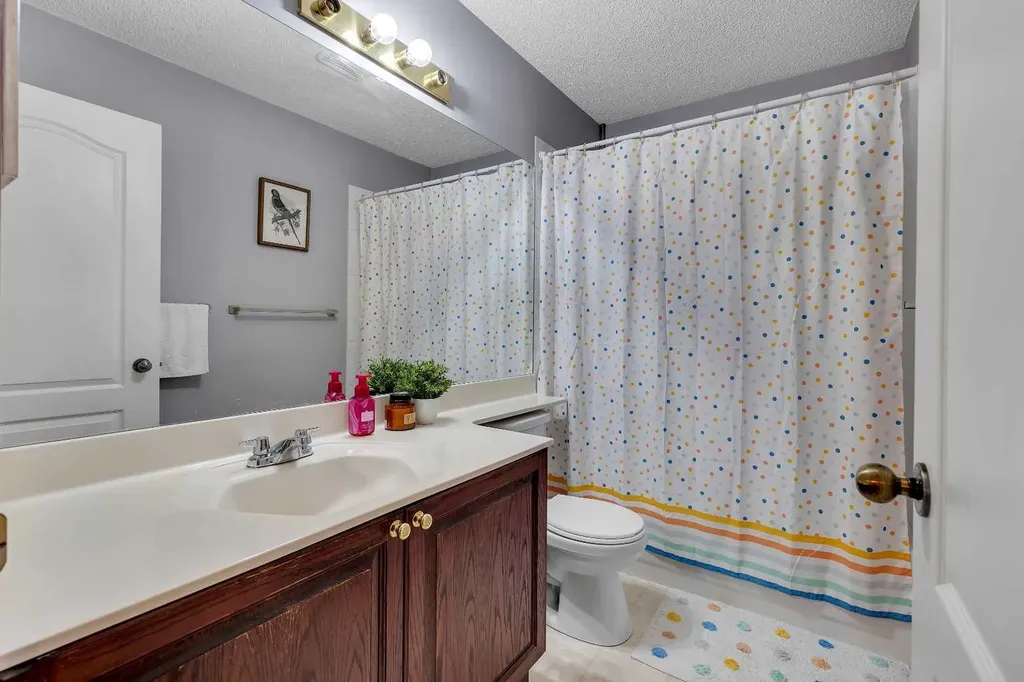 47 Carmel Close NE Calgary AB T1Y 6Z3