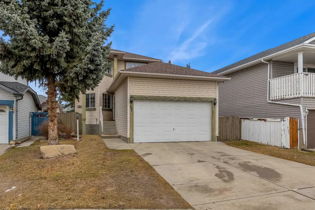 47 Carmel Close NE Calgary AB T1Y 6Z3