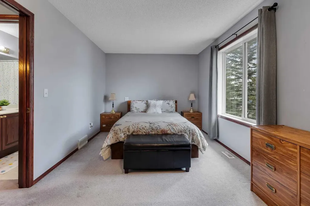 47 Carmel Close NE Calgary AB T1Y 6Z3